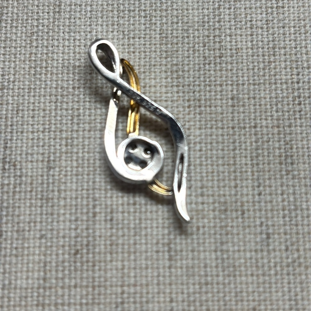 Pendant - Picture 2 of 3